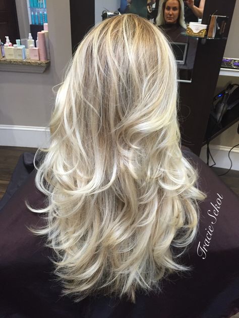 Blonde Balayage Layered Hair, Blonde Haircuts Long, Blonde Balayage Layers, Ice Blonde Hair Balayage, Blonde Balayage With Layers, Blonde Long Hair With Layers, Layered Blonde Haircut, Ice Blonde Balayage, Layered Blonde Hair