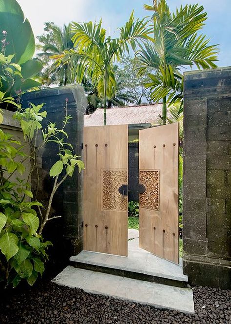 8 Breathtaking Front Door Designs That Will Make You Restless to See What's Inside - dress your home - best interior design blog, home decor blog featuring Indian interior designers and architects, Bangalore Fences Ideas, Tor Design, وابي سابي, Bali House, Front Gates, Main Door Design, Have Inspiration, Entrance Design, Tropical House