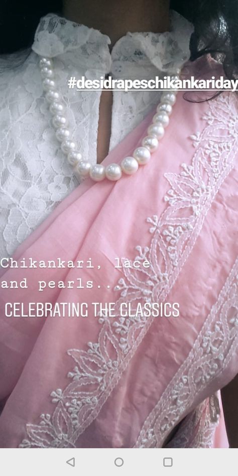 Classic pink and white saree with pearl necklace. White Blouse And Saree Combination, Chikan Saree Blouse Design, Sarees With White Blouse, White Chickenkari Saree, White Pearl Blouse For Saree, Chickenkari Blouse Designs Latest, White Saree Pink Blouse, Pearl Necklace With Saree, Chikan Kari Saree