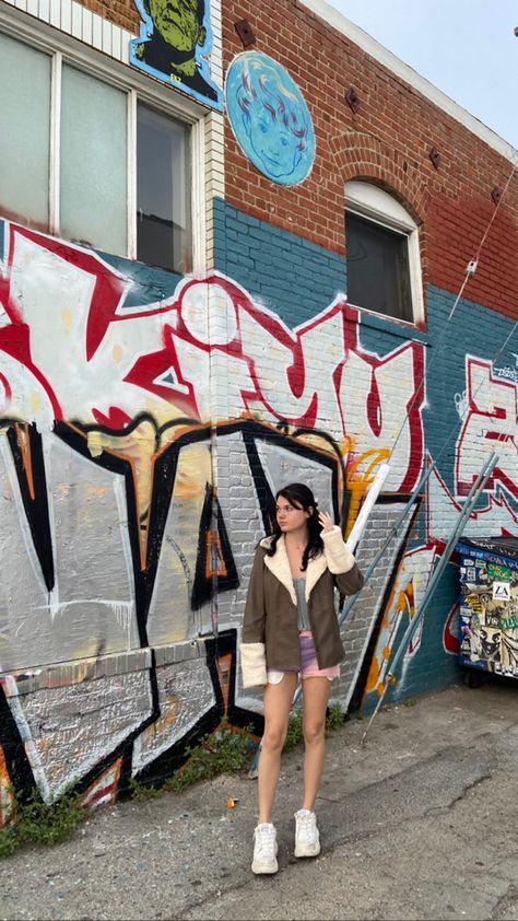 Graffiti background 
Ootd inspo 
Aesthetic photo shoot Graffiti Background Photoshoot, Graffiti Backdrop, Ootd Photoshoot, Graffiti Background, Pixel Art, Graffiti, Ootd, Instagram Posts, Quick Saves