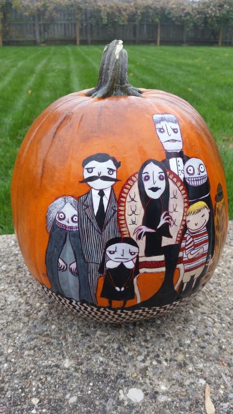 Adams Family Pumpkin Painting, Adams Family Pumpkin Carving, Addams Family Pumpkin Painting, Wednesday Addams Pumpkin Painting, Family Pumpkin Painting Ideas, Adams Family Decor, Addams Family Pumpkin Carving, Adams Family Pumpkin, Adams Family Party