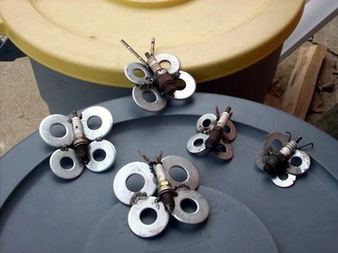 Mechanical Nuts And Bolts Art Ideas (30) Shielded Metal Arc Welding, Welding Crafts, Metal Objects, Welding Art Projects, Diy Welding, Welding Tools, Metal Welding, Metal Yard Art, Junk Art