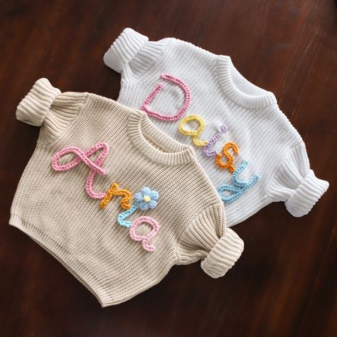 Name Sweater Baby, Baby Knit Sweater, Baby Name Sweater, Outfit Knit, Name Sweater, Girl Coming Home Outfit, Sweater Handmade, Thoughtful Baby Shower Gifts, Custom Baby Clothes