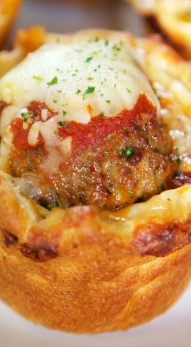 Meatballs Marinara, Stuffed Food, Meatball Appetizer Recipe, Superbowl Food, Meatball Dinner, Meatball Sub, Appetizer Sandwiches, Savory Bites, Appetizer Meatballs