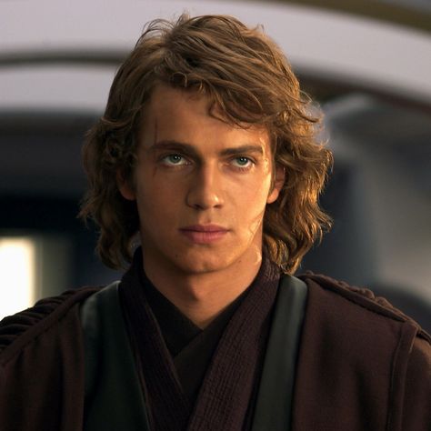 Anakin Skywalker is a Force-sensitive Human male who served the Galactic Republic as a Jedi Knight and later served the Galactic Empire as the Sith Lord Darth Vader. He was redeemed through the love of his son, and became known to the public as the "Hero with No Fear." Anakin was conceived by midi-chlorians, the symbiotic organisms that allowed individuals to touch the Force, and is the Chosen One long prophesied to bring balance. Tragic Hero, Anakin Vader, Anakin And Padme, Star Wars Character, The Fallen Angel, Star Wars Anakin, Septième Art, Cuadros Star Wars, Jedi Knight