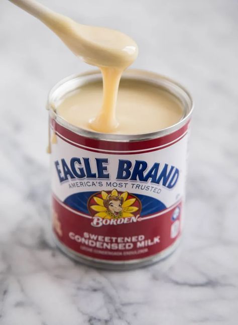 Caramel Sauce Condensed Milk, Caramel From Condensed Milk, Sweetened Condensed Milk Recipes, Eagle Brand Milk, Zucchini Banana, Sweet Condensed Milk, Caramel Icing, Caramel Recipes Sauce, How To Make Caramel