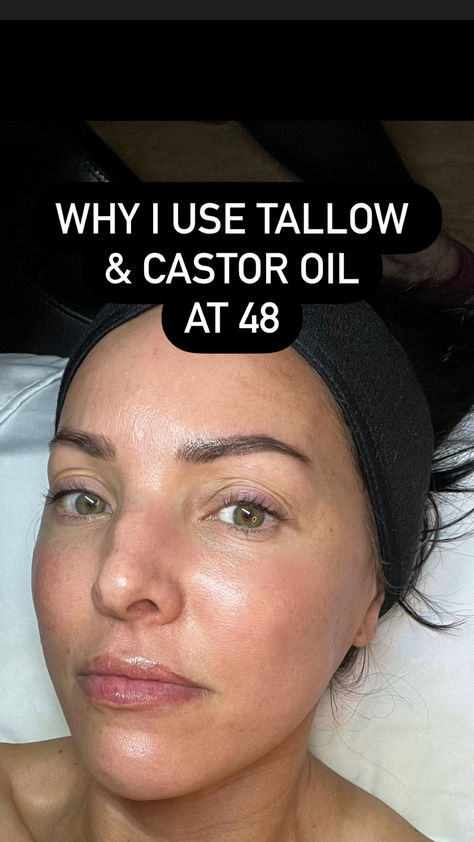 I'm 48 and have been testing anti-aging skincare for over 7 years. Here's what I've learned in my use of natural oils and natural skincare when striving for more youthful looking skin! Take advantage of my experience in testing! Tighter Skin Face, Skin Oils Skincare, Tighten Face Skin, Diy Anti Aging Cream, Organic Anti Aging Skin Care, Neutral Skin, Reverse Aging Skin, Facial Aesthetics, Anti Dieting