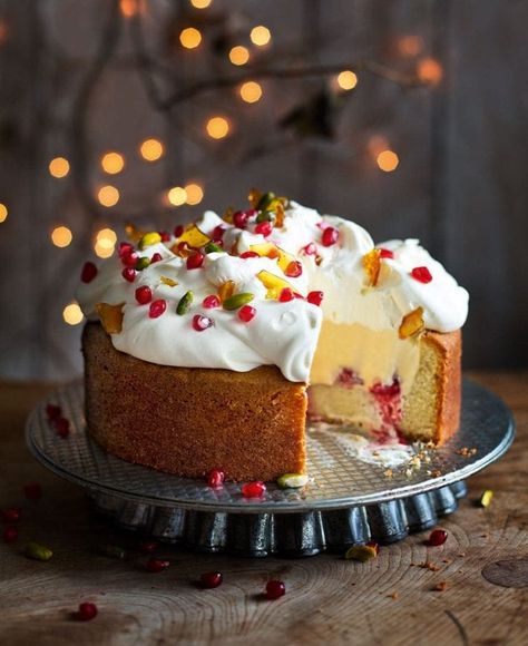 This inside-out cake recipe is a brilliant twist on the traditional trifle and can be prepared the day before serving - get a super-pillowy look by doubling the syllabub Classic Trifle, Traditional Trifle, Trifle Cake, Trifle Recipe, Delicious Magazine, 70s Style, Food Cakes, Trifle, Be Prepared