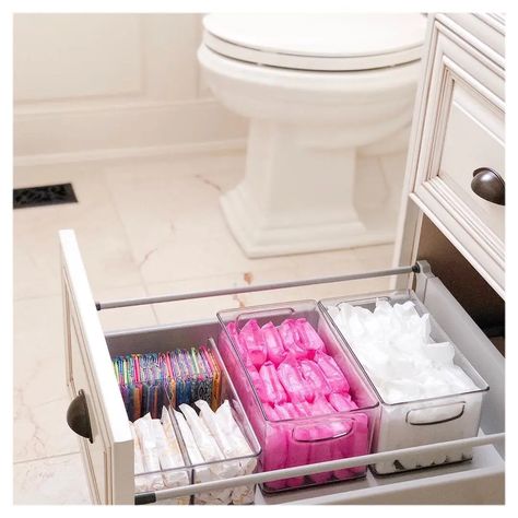 Dekorere Bad, Bathroom Drawer Organization, Desain Pantry, Bathroom Storage Ideas, Bilik Mandi, Pretty Bathrooms, Diy Bathroom Storage, House Organisation, Storage Bathroom