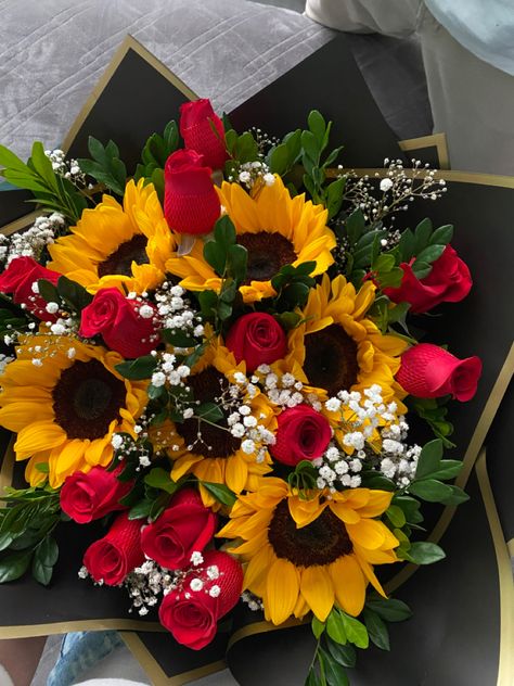 Rose Floral Arrangements, Sunflowers And Roses, Luxury Flower Bouquets, Sunflowers And Daisies, Bloom Where Youre Planted, Boquette Flowers, Flower Vase Arrangements, Nothing But Flowers, Flowers Bouquet Gift