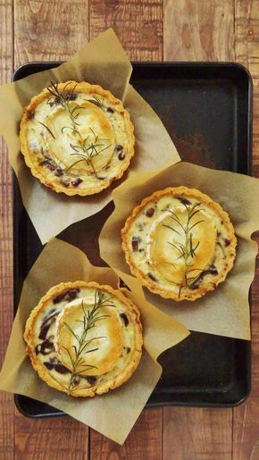 caramelized red onion goats cheese quiche Onion And Goat Cheese Tart, Imbolc Food, Imbolc Recipes, Quiche Keto, Goat Cheese Quiche, Goat Cheese Tart, Cheese Tart, Snacks Easy, Cheese Quiche