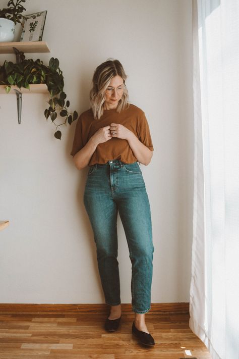 High Rise Everlane Jeans For Spring, Straight Leg Pants Outfit, Everlane High Rise Casual Jeans, Everlane Casual Relaxed Fit Jeans, Everlane Medium Wash Denim Jeans, Everlane Mid-rise Denim Jeans, Karin Emily, Emily Style, Elegant Fashion Outfits