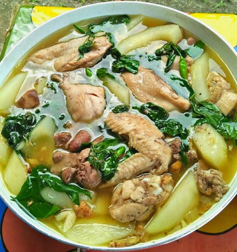 Chicken Tinola Filipino Tinola, Filipino Soups, Pinoy Ulam, Ulam Ideas, Chicken Tinola, Silog Meals, Pagkaing Pinoy, Pinoy Dishes, Tinola