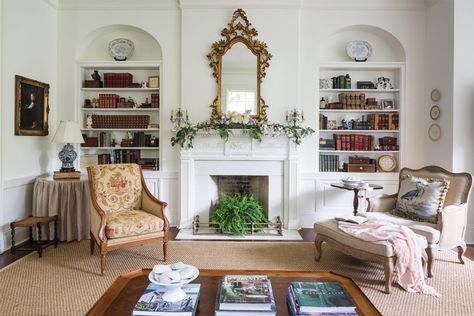 After years of hiding behind a curtain of overgrown shrubbery, a quintessential Southern vernacular house has been lovingly restored to its bygone grace. Southern Interior Design, Antebellum Home, Southern Interior, Columbus Georgia, Glam Pad, Classic White Kitchen, Antebellum Homes, Victorian Interiors, Unusual Homes