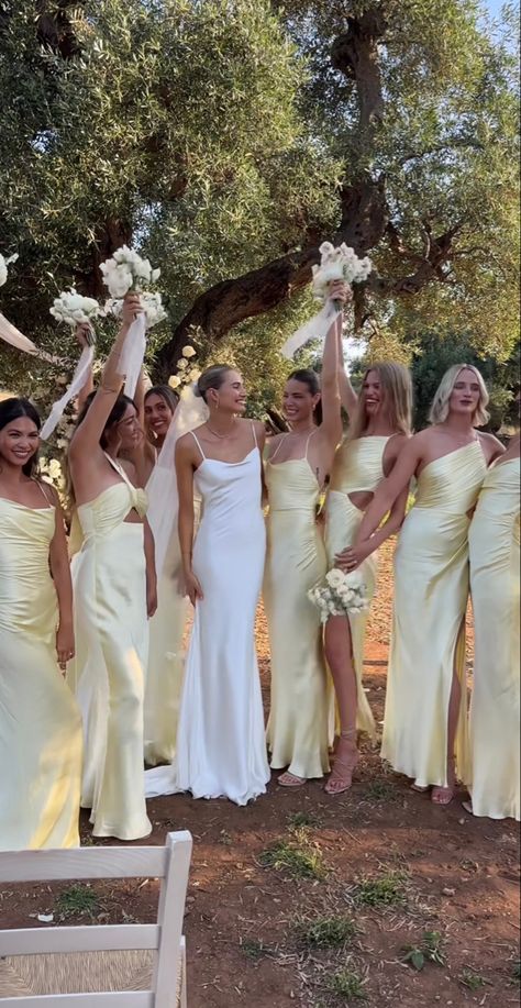 Yellow Bridesmaid, Bridesmaid Dresses Long, Yellow Bridesmaid Dresses, Dream Wedding Ideas Dresses, Future Wedding Plans, Future Goals, Wedding Goals, Wedding Mood, Wedding Wishes