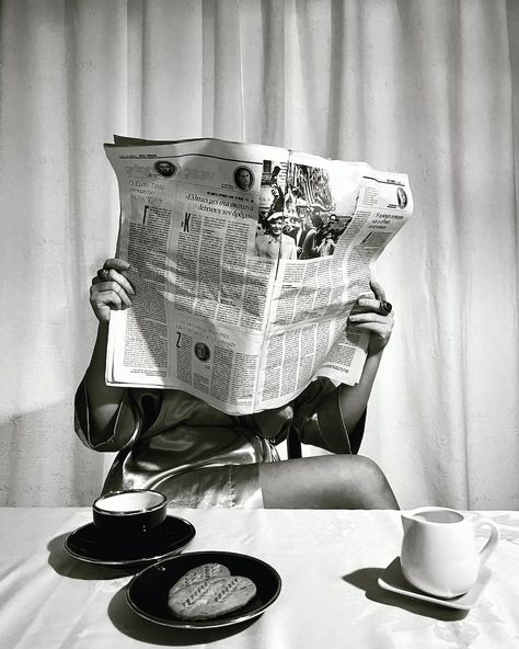 Newspaper Pictures, Cafe Posters, Full Metal Jacket, Paintings Famous, Vintage Newspaper, Newspaper Design, Photographie Inspo, Coffee Photos, History For Kids