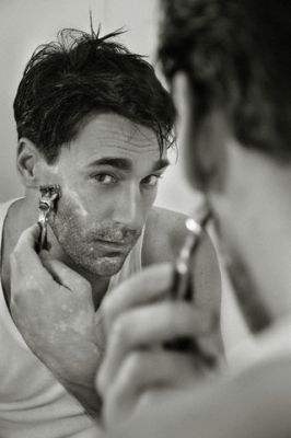 John Hamm, Men Shaving, Don Draper, Men Faces, Jon Hamm, American Gods, Mens Shaving, Safety Razor, Attractive People