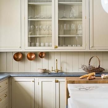 Beadboard Kitchen Backsplash, Whittney Parkinson Design, Whittney Parkinson, Bathroom Decor Guest, Beadboard Kitchen, Country Decorating Ideas, Cream Cabinets, Country Style Interiors, Shiplap Backsplash