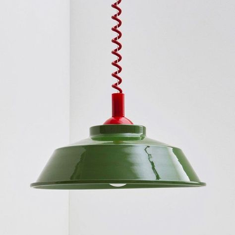 La Quincaillerie moderne on Instagram: "APRÈS-MIDI Ces suspensions monte et baisse en métal émaillé sont disponibles en crème, gris souris, vert profond, vert pastel, bleu outremer, noir et jaune citron. Avec un câble crème, noir, rouge coquelicot, bleu Klein, jaune vif, blanc, vert vif ou marron. Ici avec un câble rouge coquelicot. Photo @bousquet_michel #LaQuincaillerieModerne #backtobasics #QuincaillerieModerne #LumiereElectrique #LeGrandAppartement #BricolerChicEtDesign #luminaire #lighti Mid Century Modern Interior Design, Flat Ideas, Mid Century Modern Interiors, Cafe Interior Design, Luminaire Design, Ceramic Pendant, Retro Futurism, Cafe Interior, Bike Shop