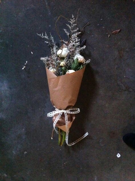 Rustic bouquet wrapped in brown paper. White peony and misty statice Flower In Brown Paper, Simple Flower Bouquet Gift Brown Paper, Flowers In Brown Paper, Paper Wrapped Bouquet, Rustic Bouquet, White Peony, Flower Bucket, Flowers Bouquet Gift, Twelfth Night