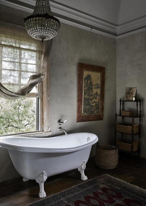 humidity Chic Loft, Traditional Baths, Roll Top Bath, Bathroom Tub, Rustic Bathrooms, London Apartment, English Design, Old World Style, Stunning Interiors