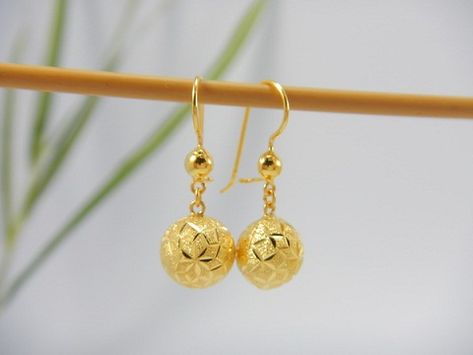 15 Latest Gold Earrings Designs in 2 grams For 2018 India Gold Earrings Designs In 2 Grams, 2 Grams Gold Earrings Designs Latest, 2grams Gold Earrings, 2 Grams Gold Earrings, 2 Grams Gold Earrings Designs, Latest Gold Earrings, Gold Earing, Gold Jewelry Prom, Choker Necklace Online