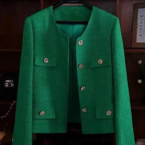 Blazers Collection 👉SHOP 👉link in BIO 🔗 larmossi. com Which one, girls ? ❤️ LARMOSSI. COM was born out of a love for fashion and a desire to provide a seamless shopping experience for style enthusiasts. Since 2019 👗2.000+ happy customers ✈️ Free shipping worldwide Short Womens Jacket, Costume Vert, Mode Mantel, Slim Blazer, Middle Age Fashion, Green Suit, Green Cardigan, Outwear Jackets, Womens Blazers