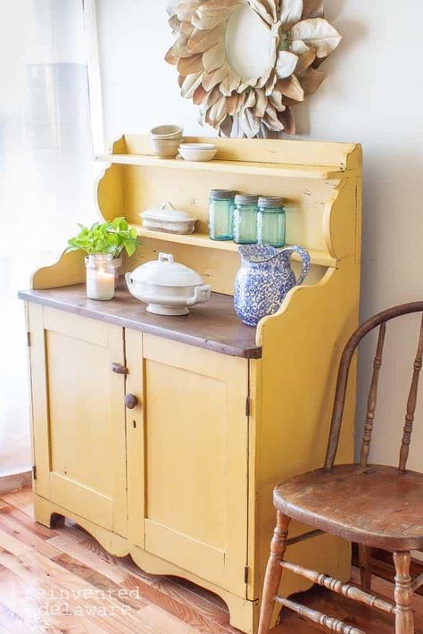 Organise Kitchen Cupboards, Black Cupboards, Organise Kitchen, Cupboard Ideas Bedroom, Cupboard Makeover, Living Room Cupboards, Kitchen Cupboard Organization, Vintage Cupboard, Wooden Cupboard