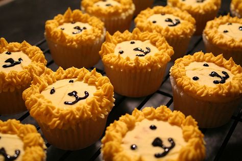 Lion cupcakes.  #ADPi #alphadeltapi Lion Cupcakes, Clown Cupcakes, Lion Birthday Party, Lion Baby Shower, Lion Birthday, Butter Cupcakes, Chocolate Pictures, Lion King Birthday, Baking Fun