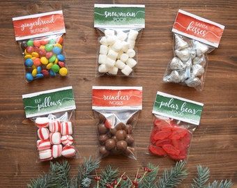 Christmas Sweet Bags Ideas, Holiday Bulk Gifts, Christmas Treat Bags For Kids, Christmas Treat Bags For Coworkers, Treat Bags For Adults, Christmas Goodie Bags For Adults, Christmas Goodie Bags For Kids, Holiday Goodie Bags, Christmas Treat Bag Toppers