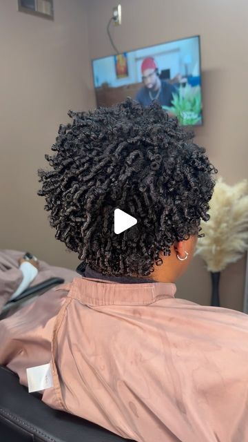 Bria Larine on Instagram: "Juicy finger coils for the win! @camillerosenaturals New Mint Condition Foam! It has a soft hold for a voluminous shiny set. Finger coils grow out beautifully day by day, growing in volume while maintaining a beautiful coil on the end. Finger coils can look different on each curl pattern but it’s a great way to switch up your wash & set! 😍😍 #CamilleRose #CamilleRosePartner" Finger Coils With Cornrows, Aussie Miracle Coils, Finger Curling Natural Hair, How To Make Coils On Natural Hair, Finger Coil Short Hair, Finger Hair Curls, Natural Hair Coils Hairstyles, Juicy Curls Natural Hair, Finger Coils On Short Natural Hair