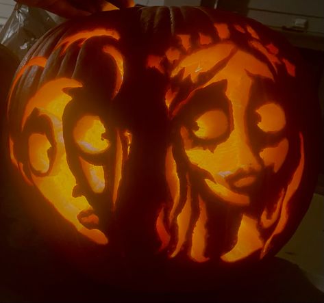 Emily Pumpkin Carving, Corpse Bride Jack O Lantern, Emily Corpse Bride Pumpkin Painting, Corpse Bride Halloween Decor, Pumpkin Carving Ideas Corpse Bride, Emily And Victor Corpse Bride, Corpse Bride Pumpkin Painting, Corpse Bride Pumpkin Carving, Corpse Bride Pumpkin