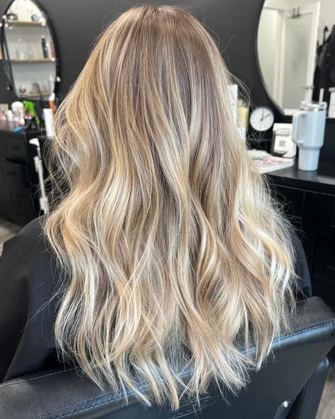 New summer trend 👉 Dimensional soft blonde Service// Dimensional color #fargonorthdakota #fargomoorhead #fargohairstylist #fargohairsalon #fargosalon #fargosalons #livedinblonde #dimensionalblonde #brondehair Blonde Chest Length Hair, Buttery Blonde Hair Balayage Dark Roots, Light Blonde With Dimension, Low Maintenance Strawberry Blonde Hair, Cool Toned Blonde Highlights Brunettes, Natural Blonde Hair Ideas, Ombre Dirty Blonde Hair, Creamy Natural Blonde, Dark Roots Blended Into Blonde Hair