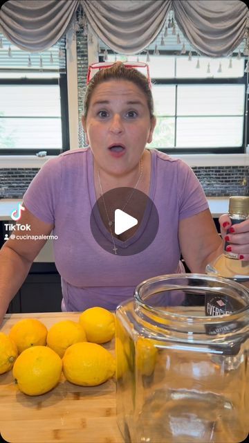 Rita🍝 on Instagram: "Make limoncello with me! 🍋" Lemon Syrup For Drinks, Lemoncello Recipes Diy, Lemon Cello Recipe Homemade, Lemonchello Drinks Recipe, Lemoncello Spritzers Recipe, Limoncello Drinks Recipes, Lemoncello Recipes Drinks, Lemonchello Drinks, Authentic Limoncello Recipe