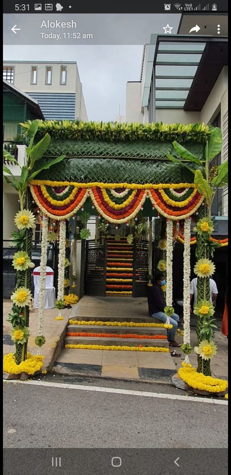 Chapra Decoration For House Warming, Reception Lawn Decorations Indian, Pelli Pandhiri Designs, Chapara Design For Wedding, Simple Marriage Decoration, Chappara Decor, Pandiri Decorations At Home, Pandiri Decorations, Haldi Design