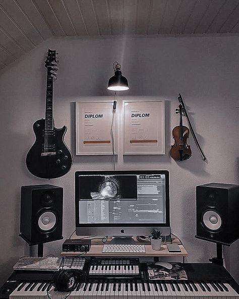 Home Studio Design, Punk 57, Home Recording Studio Setup, Recording Studio Setup, Home Studio Ideas, Home Music Rooms, Music Recording Studio, Music Recording, Audio Studio