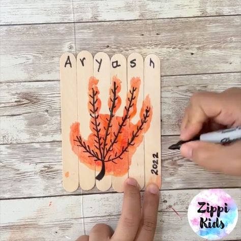 Fall leaf handprint name puzzle 🧩 🍁🎨…A hands-on way to practice name and a super cute fall keepsake to be sent home with students…🍁🧩🎨!!! #preschoolactivity #toddleractivity #fall #art #prek #kindergarten | Fall leaf handprint name puzzle 🧩 🍁🎨…A hands-on way to practice name and a super cute fall keepsake to be sent home with students…🍁🧩🎨!!!... | By Zippi Kids Corner - Facebook Fall Name Activity Preschool, Fall Name Craft Kindergarten, Falling Leaf Fingerprint Counting, Pumpkin Name Puzzle, Fall Name Puzzles Preschool, Forest Kindergarten, Preschool Crafts Fall, Puzzle Crafts, Farm Crafts