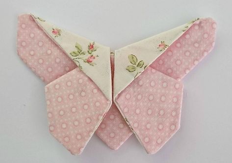 Fabric Butterfly Diy, Origami Butterflies, Quilting Digest, Sew Bags, Butterfly Tutorial, Origami Fashion, Fabric Origami, Butterfly Quilt, Origami Butterfly