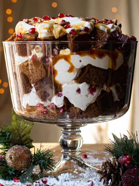 Gingerbread Trifle with Caramel and Bourbon Cream * Simmer And Sage Festive Shots, Elegant Christmas Dessert, December Baking, Christmas Trifle Recipes, Gingerbread Trifle, Traditional Christmas Desserts, Christmas Trifle, Cookie Board, Bourbon Cream