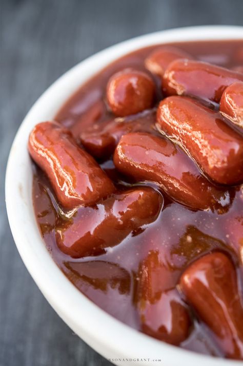 Easy and delicious crock-pot appetizer recipe - Grape Jelly and Ketchup Cocktail Hot Dogs #appetizerrecipe #cocktailweeniescrockpot #appetizersforparty #superbowlsnack Cocktail Sausage Recipes, Hot Dog Appetizers, Cocktail Weenies, Ground Beef Breakfast, Slow Cooker Appetizers, Sausage Crockpot, Cocktail Sausages, Crockpot Appetizers, Chili Sauce Recipe