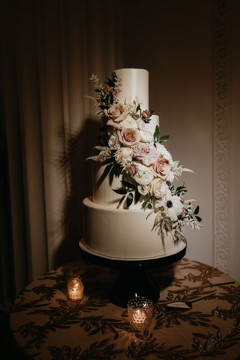 Maggie and Matty’s Timeless Black & White Wedding @ Hotel Monaco embraced a classic black, white, and champagne color palette with elegant hints of gold and ivory. Stunning floral arrangements set the scene for a clean and sophisticated affair with pops of dusty red roses and bold greenery. Vendors: Natasha Katic @ Hello Productions, Rachel Rowland, Hannah Conard, Evermark Studio, Sapphire & Lace, EF Lighting, Mosaic, All Occasions, Tasty Bakery, Modern Luxe, Fresh Cut Prints. Champagne Color Palette, Champagne Gold Wedding, Wedding Hotel, White Champagne, Black White Wedding, Champagne Color, Red Wedding, Hotel Wedding, Champagne Gold