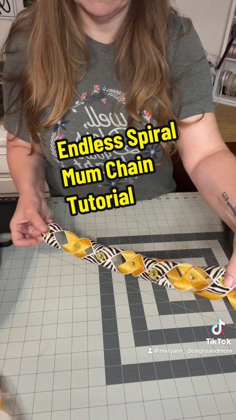 Easy Homecoming Mum Braids, Unique Mums Homecoming, Homecoming Braids For Mums Tutorials, How To Make Mums For Homecoming, Mum Braids Tutorials, Homecoming Mums Ideas Unique, Garters Homecoming, How To Make Mums, Homecoming Braids