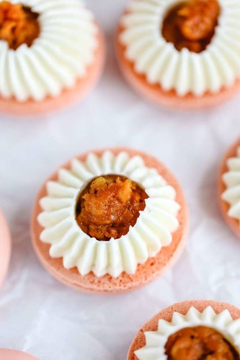 Sweet And Savory Macarons, Carrot Cake Macarons, Cakes Decorated With Macarons, Boozy Macarons, Carrot Macarons, Fall Macaroons, Macaron Cheesecake, Macarons Filling Recipe, Spring Macarons