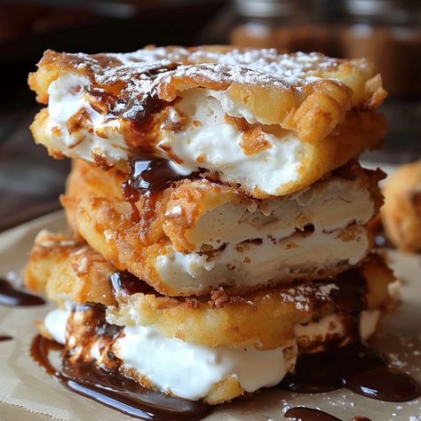 Deep Fried S'mores S'mores Cups, Deep Fried Smores, Fried Smores Balls, S'mores Recipes, Amazing Looking Food, Deep Fried Marshmallows, S'mores Cookies, Savory Smores, Camping Desserts Campfire