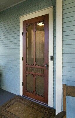 I'd use an inexpensive boring front door if I had an awesome screen in front of it. Front Door With Screen, Vintage Screen Doors, Old Screen Doors, Wooden Screen Door, Farmhouse Front Door, Hardwood Doors, Porch Doors, Screen Doors, Vintage Doors