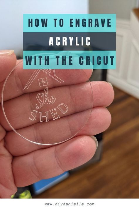 Cricut Engraved Acrylic Keychain, Cricut Acrylic Engraving, Engraving Acrylic With Cricut Maker, How To Make Stencils With Cricut, Engraving Acrylic, Cricut Project Ideas, Cricut Projects Easy, Engraved Christmas Ornaments, Circuit Crafts