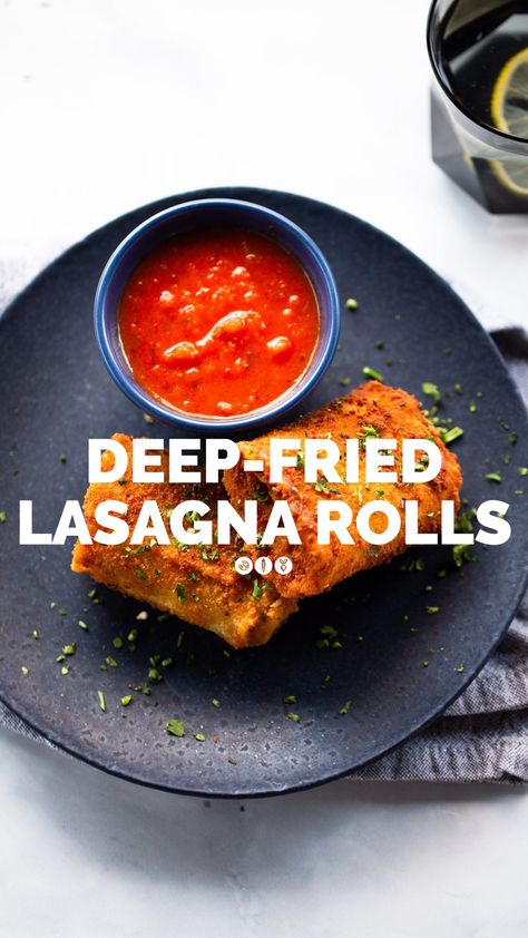 These deep-fried lasagna rolls are perfect for dinner, as party food or to serve any time you have a craving for a decadent and flavorful pasta dish. Fried Lasagna Rolls, Deep Fried Lasagna, Fried Rolls, Fried Lasagna, Fried Pasta, Lasagna Roll, Lasagna Rolls, Classic Italian Dishes, Comfort Soup