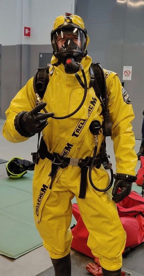 Tactical Suit, Special Forces Gear, Hazmat Suit, Tactical Wear, Tac Gear, Tactical Clothing, Red Zone, Gas Mask, Character Outfits