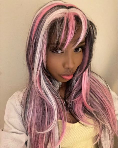 Cyvery2k Aesthetic, Blue Hair With Pink Highlights, Pink Hair Black Tips, Pink And Black Hair Black Women, Gyaru Hair Color, Pink Black And Blonde Hair, Y2k Wigs, Half Pink Half Blonde Hair, Mcbling Hairstyles