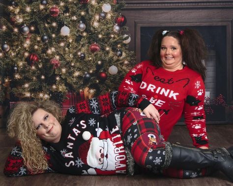 BFFs Get In The Holiday Spirit With A 'Glamorous' Ugly Sweater Photoshoot At JCPenny Funny Christmas Photoshoot Ideas, Jcpenny Awkward Photoshoot, Christmas Pajamas Photoshoot, Pajamas Photoshoot, Awkward Family Photos Christmas, Awkward Photoshoot, Sweater Photoshoot, Awkward Family Pictures, Awkward Family Portraits